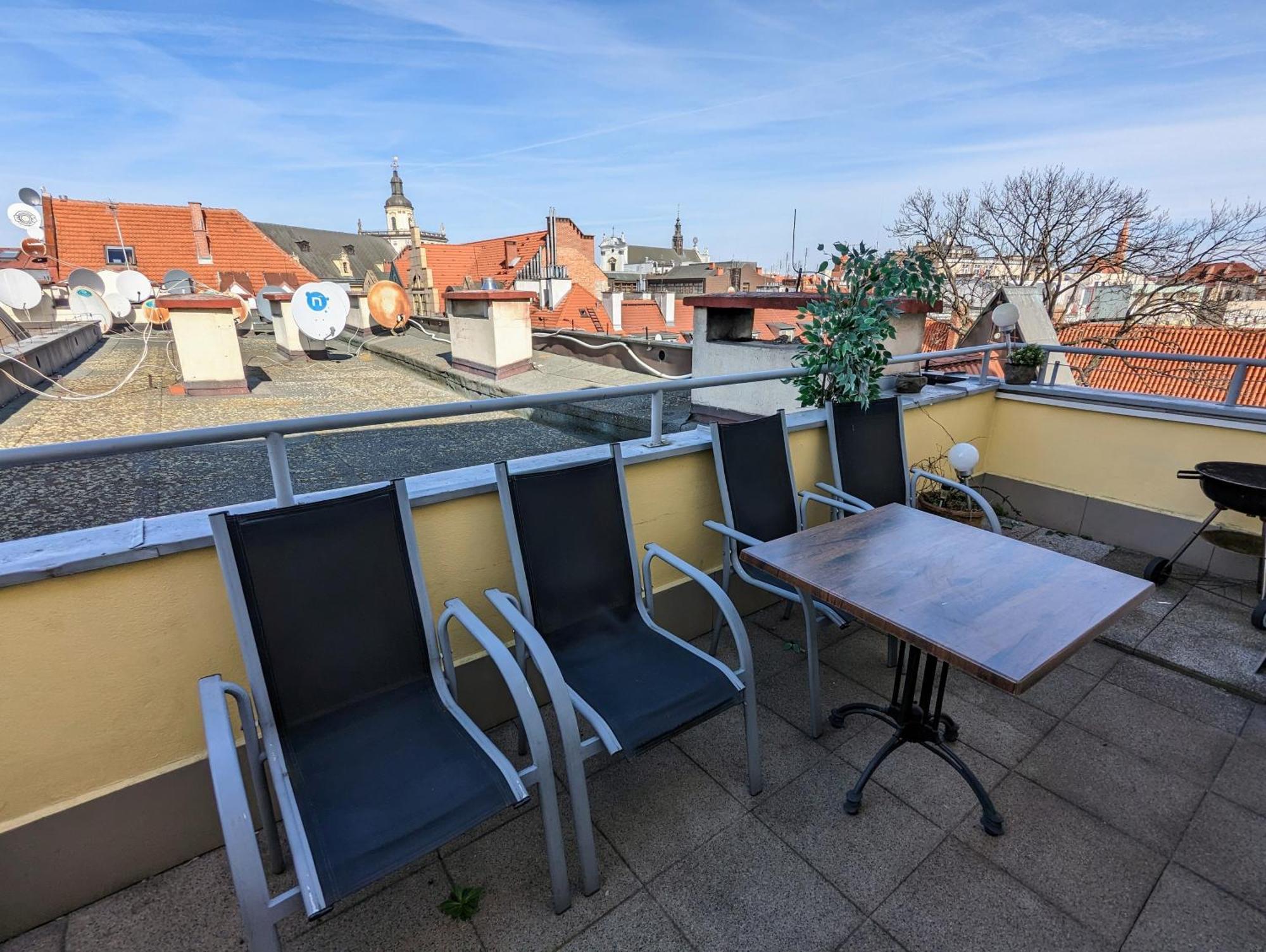 3-Bedroom Apt In Town Square Wroclaw Exterior photo